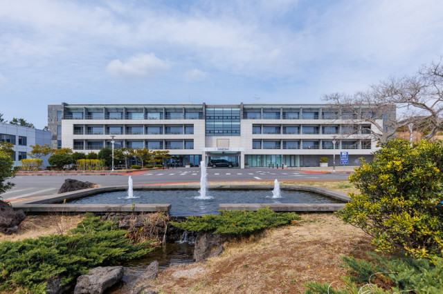 제주 안덕면 중산간에 위치한 ‘루체빌’ 전경
