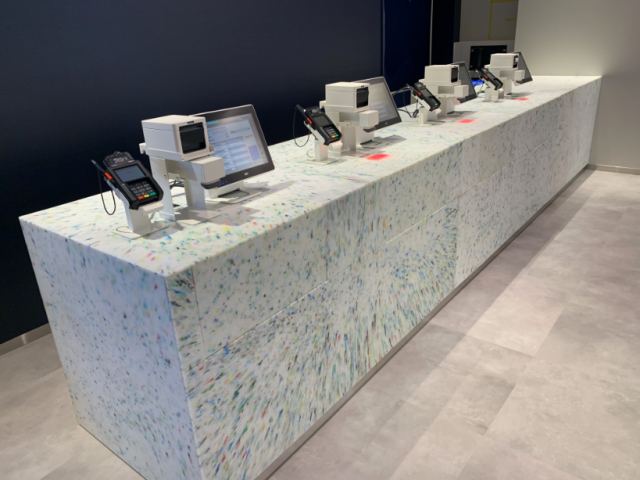Register Counter: Initiatives aimed at reducing environmental impact through the use of discarded materials