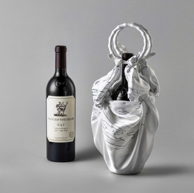 신세계L&amp;B가 출시한 ‘스택스 립 페이 까베르네 소비뇽’ 설 와인 선물 세트