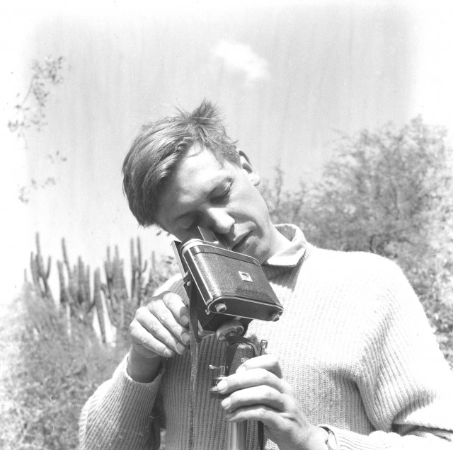1954년 BBC 다큐멘터리 ‘Zoo Quest’를 촬영하는 28살의 애튼버러
