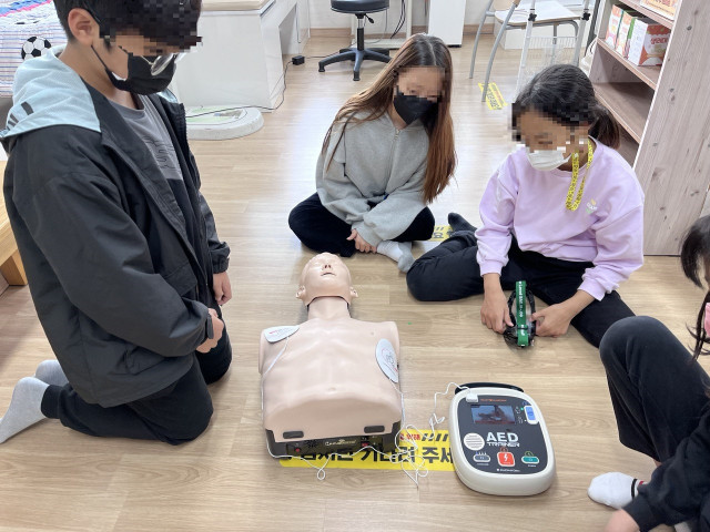 남양주 장현초등학교 심폐소생술 수업 장면